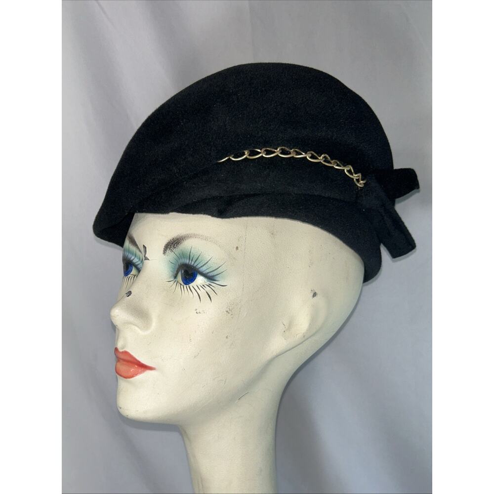 Vintage CLEMAR Original By WESCO Felted Fur Velour Black Hat Gold Chain 1950s